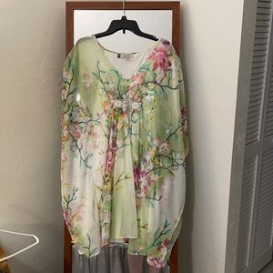 Jennifer Lopez dress. Floral print with jeweled panel. Size large. Worn once.